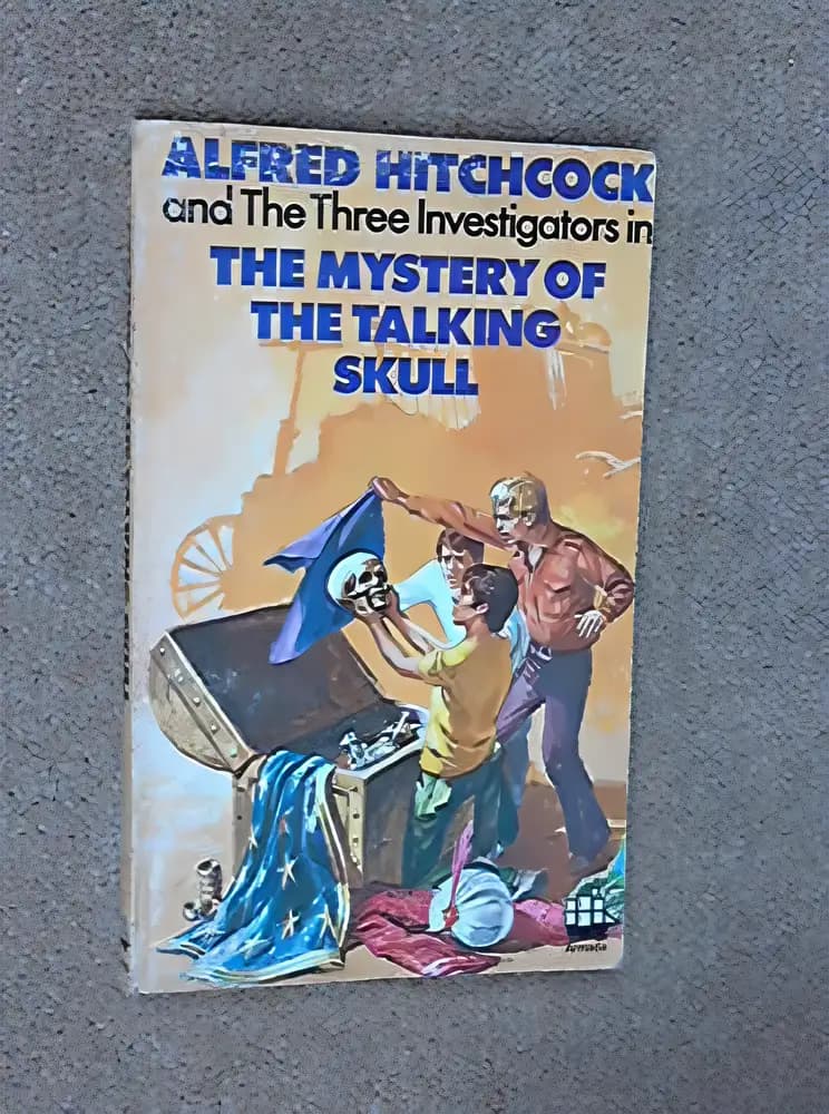 Book cover of 'The Mystery of the Talking Skull'